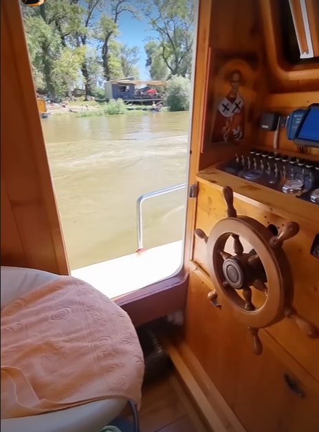 Topalko pokazao unutrašnjost luksuznog broda u koji je uložio bogatstvo: Plovilo opremljenije od stanova mnogih, a evo za koliko ga prodaje (VIDEO) 3 poiuz