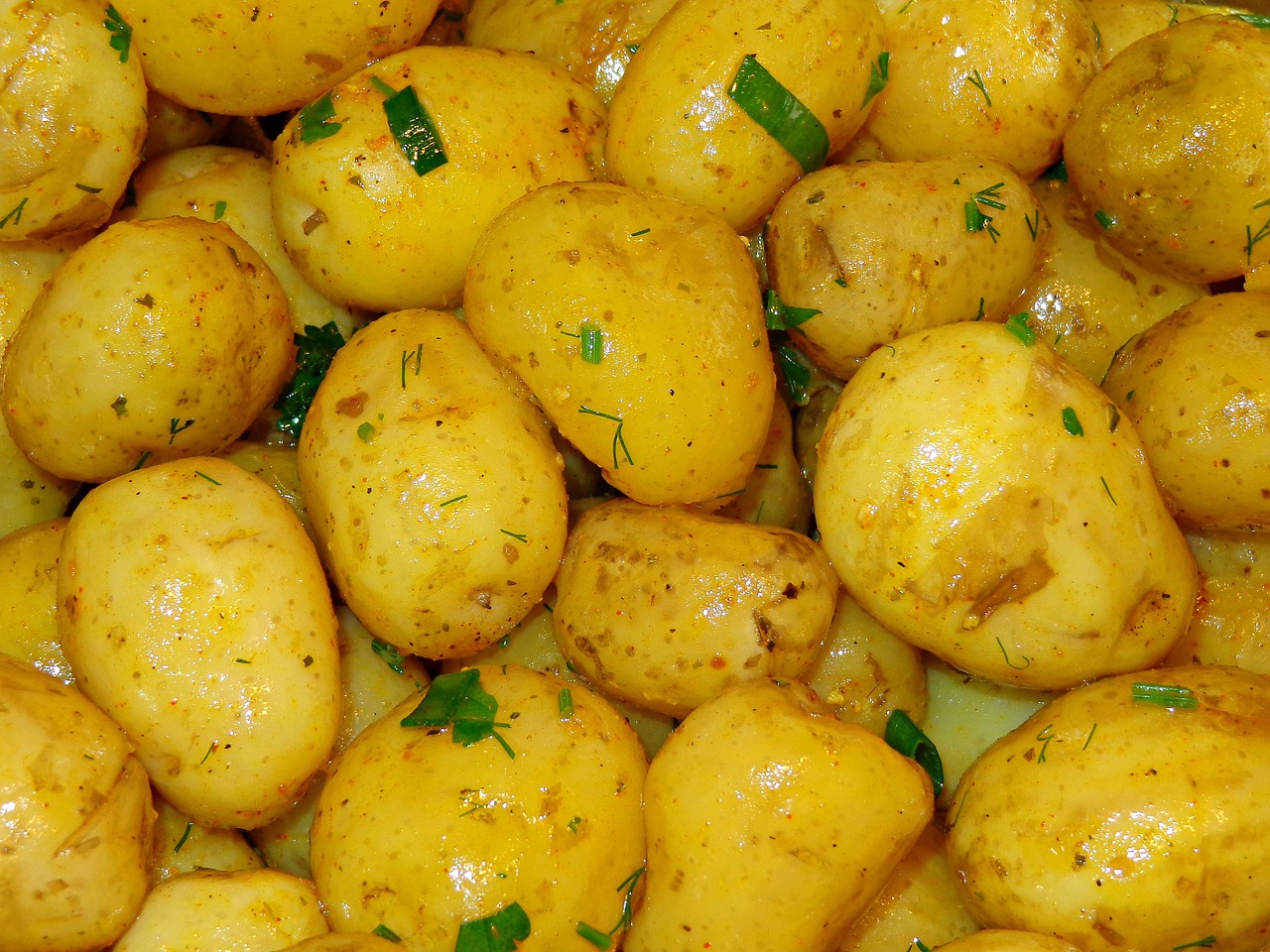 Prste da poližeš: Mlad krompir iz rerne sa kobasicom 5 potatoes gd8daf0428 1280