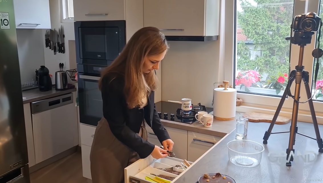 Zvezda Granda otvorila vrata bajkovitog doma: Jedna prostorija govori sve o njoj (VIDEO) 5 zorja pajic 1