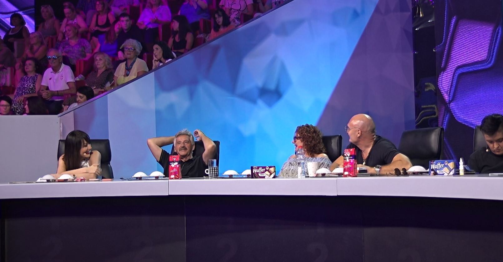 Ceca progovorila o novim pesmama, Bosanac reagovao nikad žešće: "Da si se udala za mene, sad bi sve pucalo" (VIDEO) 7 Capture 104