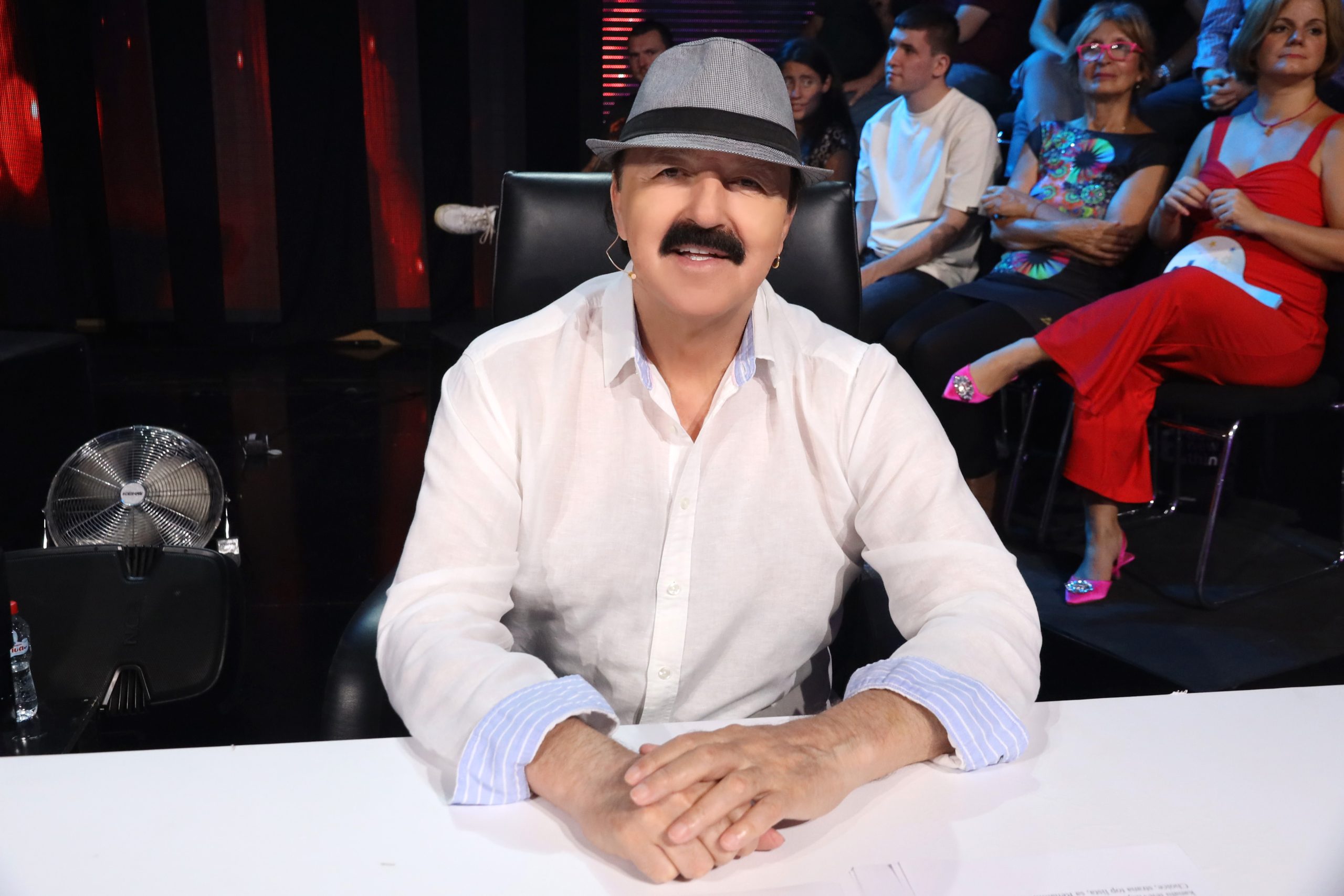 Ovo je sin Harisa Džinovića koga nikada ne viđamo u javnosti: Živi potpuno drugačije od svoje sestre, a tek da mu vidite devojku (FOTO) 5 HARIS DZINOVIC NNK SNIMANJE 06092023 FOTO MUNJA 6 ok