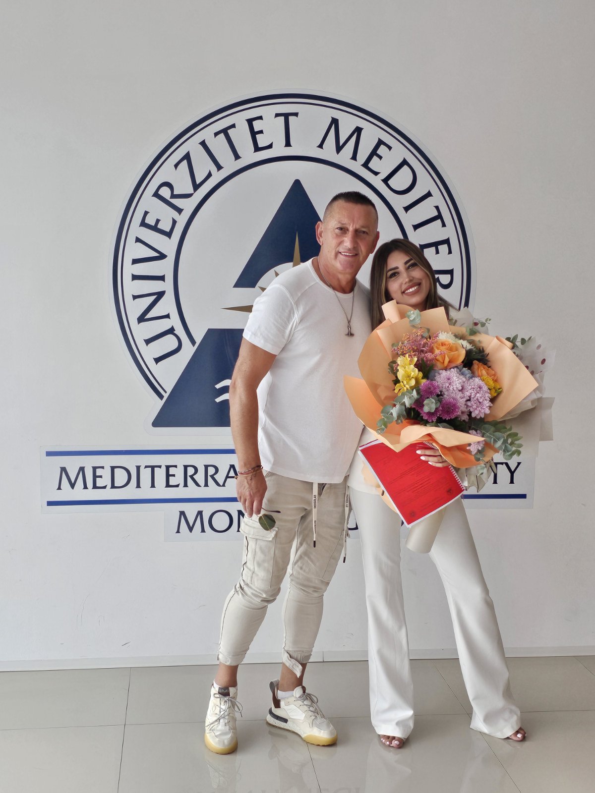 Šako Polumenta puca od ponosa: "Diploma je tu" (FOTO) 3 IMG afd04d33efa510237276b17f8d88dc32 V