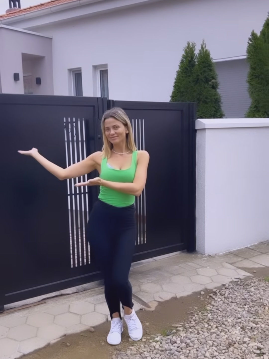 Od stare kuće napravila luksuz: Milica Pavlović renovirala dom u Gornjem Bunibrodu i pokazala kako izgleda njen raj 7 Screenshot 20230925 180657 Instagram