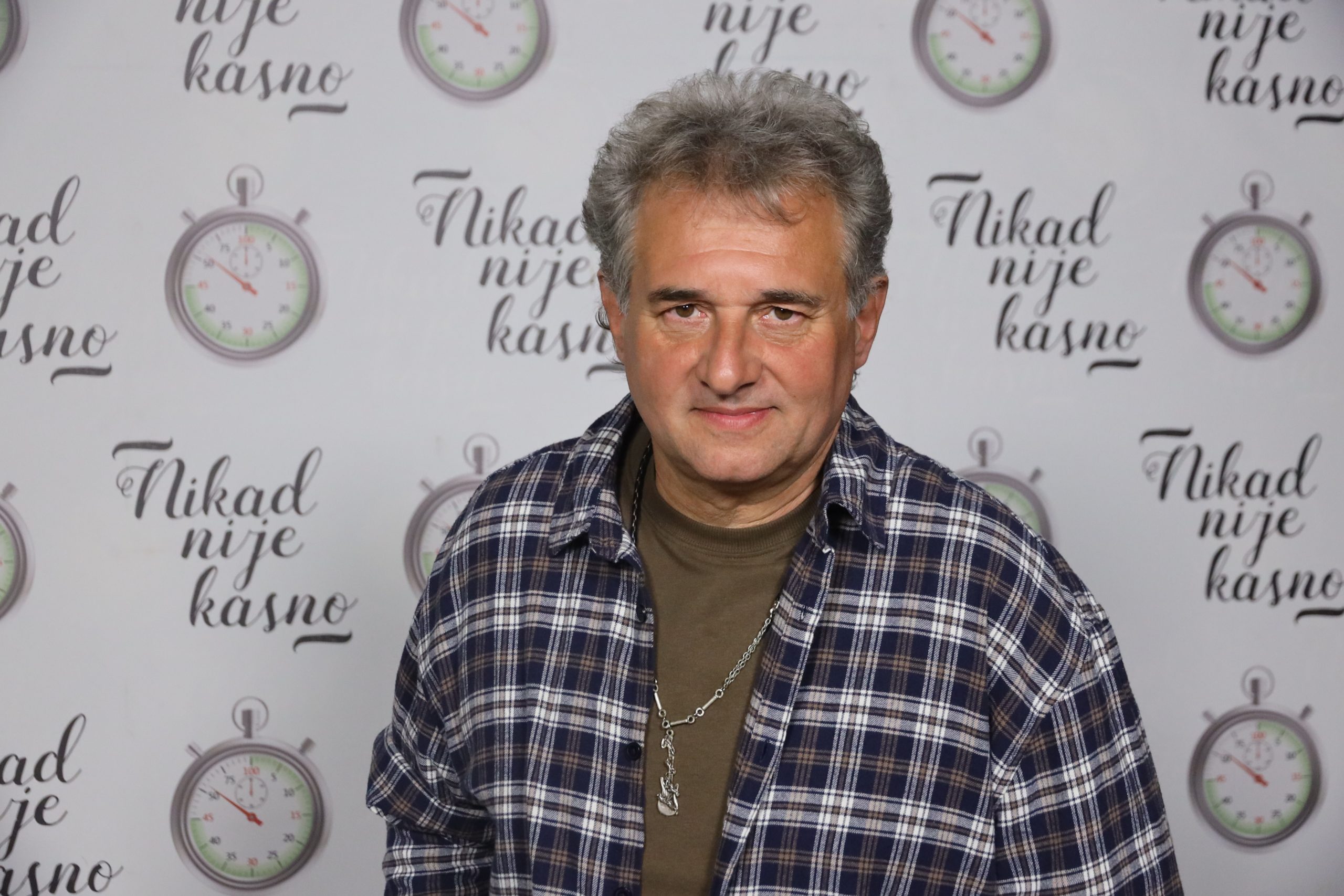 Upoznajte takmičare: Oni pevaju večeras samo za vas u emisiji "Nikad nije kasno" (FOTO) 11 ZLATIBOR ZLATKO ZLATANOVIC 57 GOD. NIS 7
