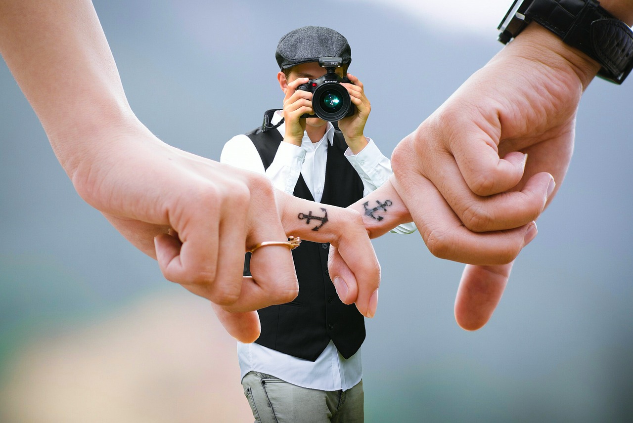 Postoji 10 opravdanih razloga zašto vam treba fotograf za venčanje 5 photographer 3700902 1280