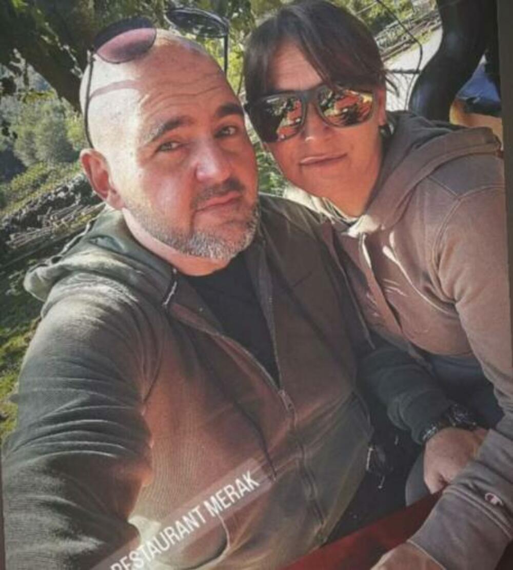 Više ne kriju ljubav: Majka Darka Lazića prvi put pokazala izabranika, ova fotografija sve govori 6 3636778 screenshot 20231004 160158 ff