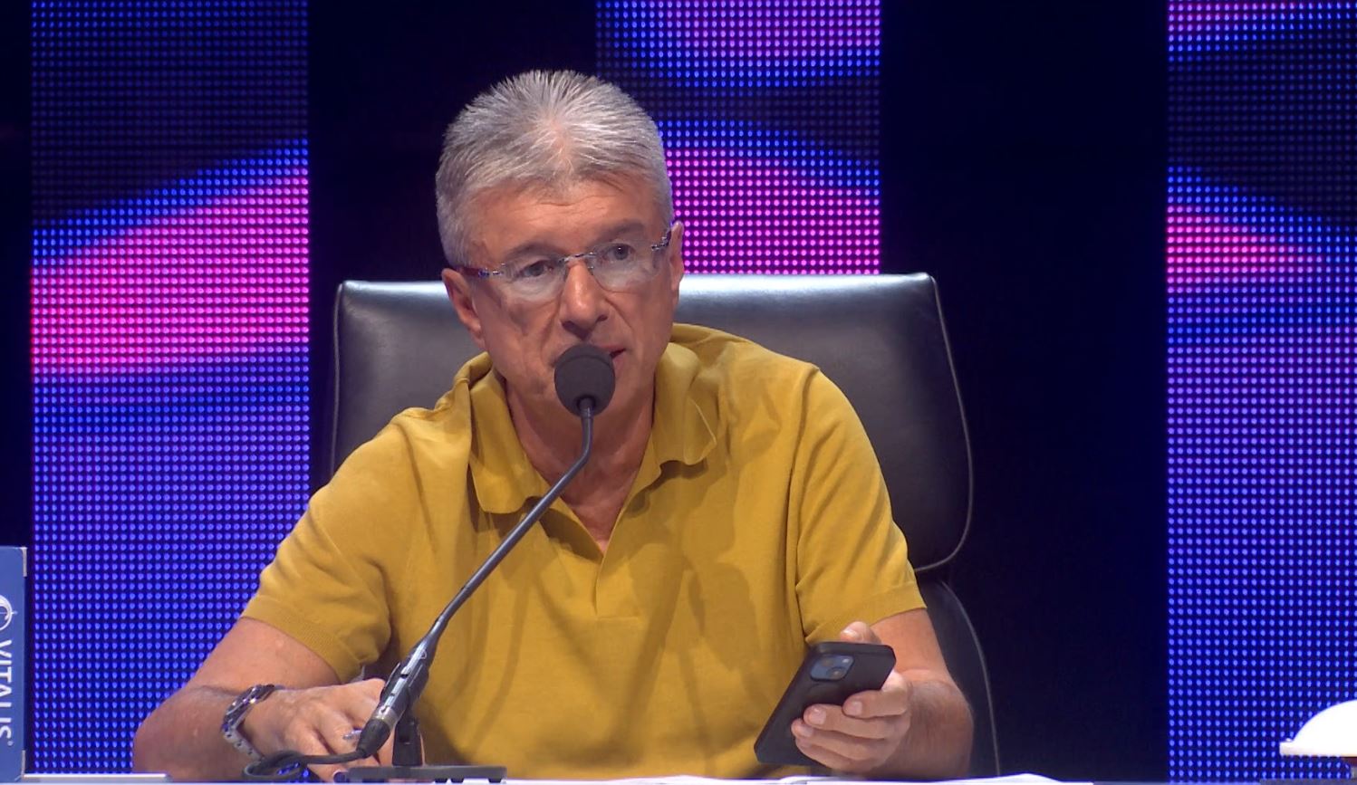 Ceca ljubila Bosanca, Saša Popović ljubomoran: "Promeni lekove" (VIDEO) 8 Ceca ljubila Bosanca Sasa Popovic ljubomoran 3