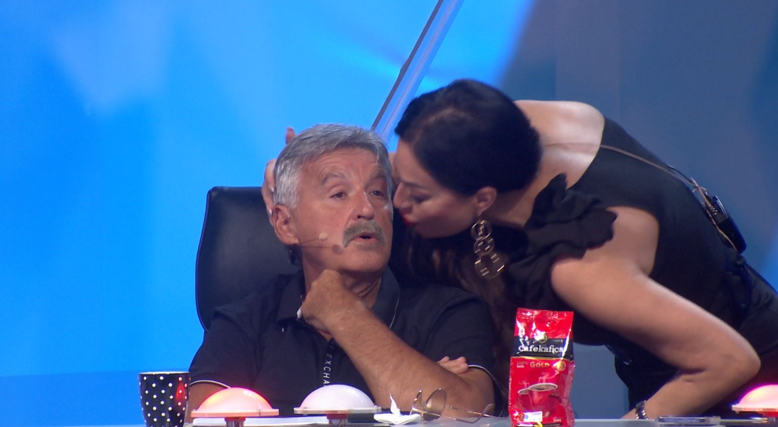DA LI JE OVO MOGUĆE? Ceca jednim potezom ostavila Bosanca bez reči (VIDEO) 6 Ceca ljubila Bosanca Sasa Popovic ljubomoran1