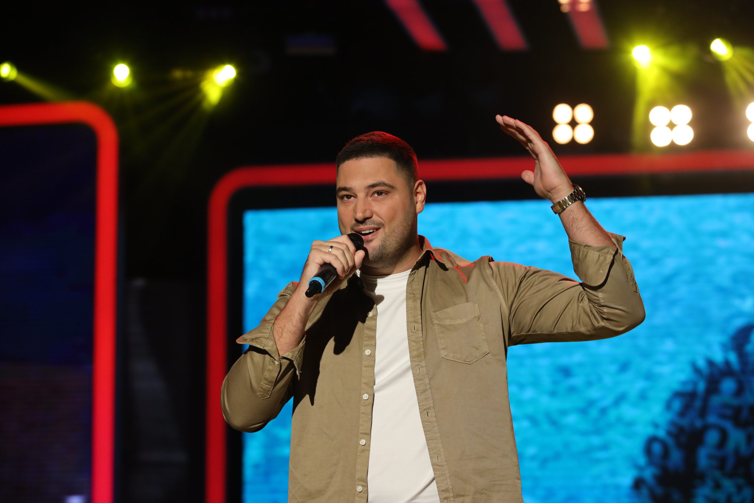 Bivši dečko Aleksandre Prijović otkrio šta se dešavalo uoči njenog koncerta u Areni: "Mi smo to davno pričali" (VIDEO) 5 Ljuba Perucica priznao zena htela da me vodi na Prijin koncert