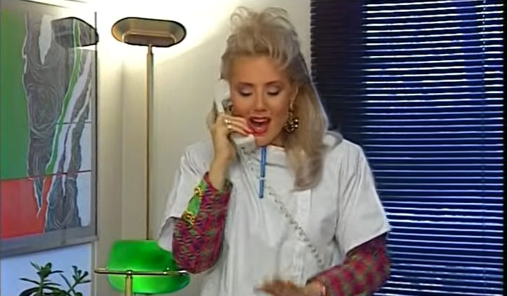Ove pesme su pravi hitovi, ali ih Lepa Brena više ne peva na koncertima (VIDEO) 8 Screenshot 2023 10 01 133623
