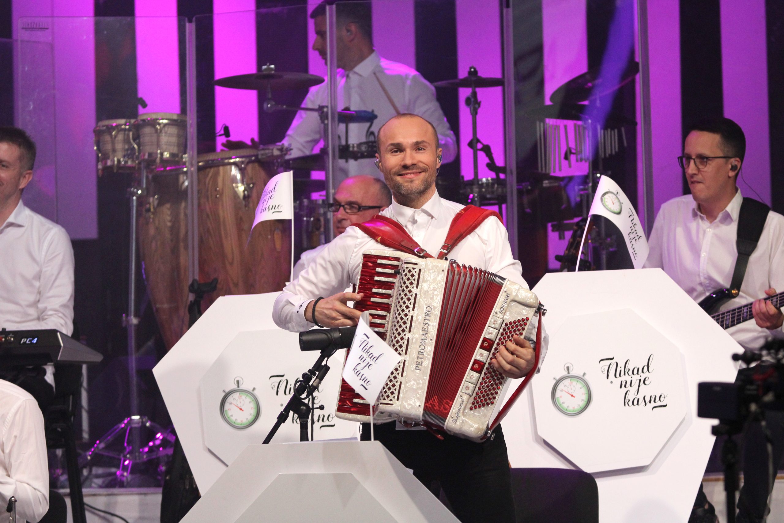 "Odlažemo medeni mesec": Aleksandar Sofronijević za Grand otkrio šta je na svadbi zamalo krenulo po zlu: "Kosani je bilo žao" VIDEO 9 aleksandar sofronijević svadba utisci