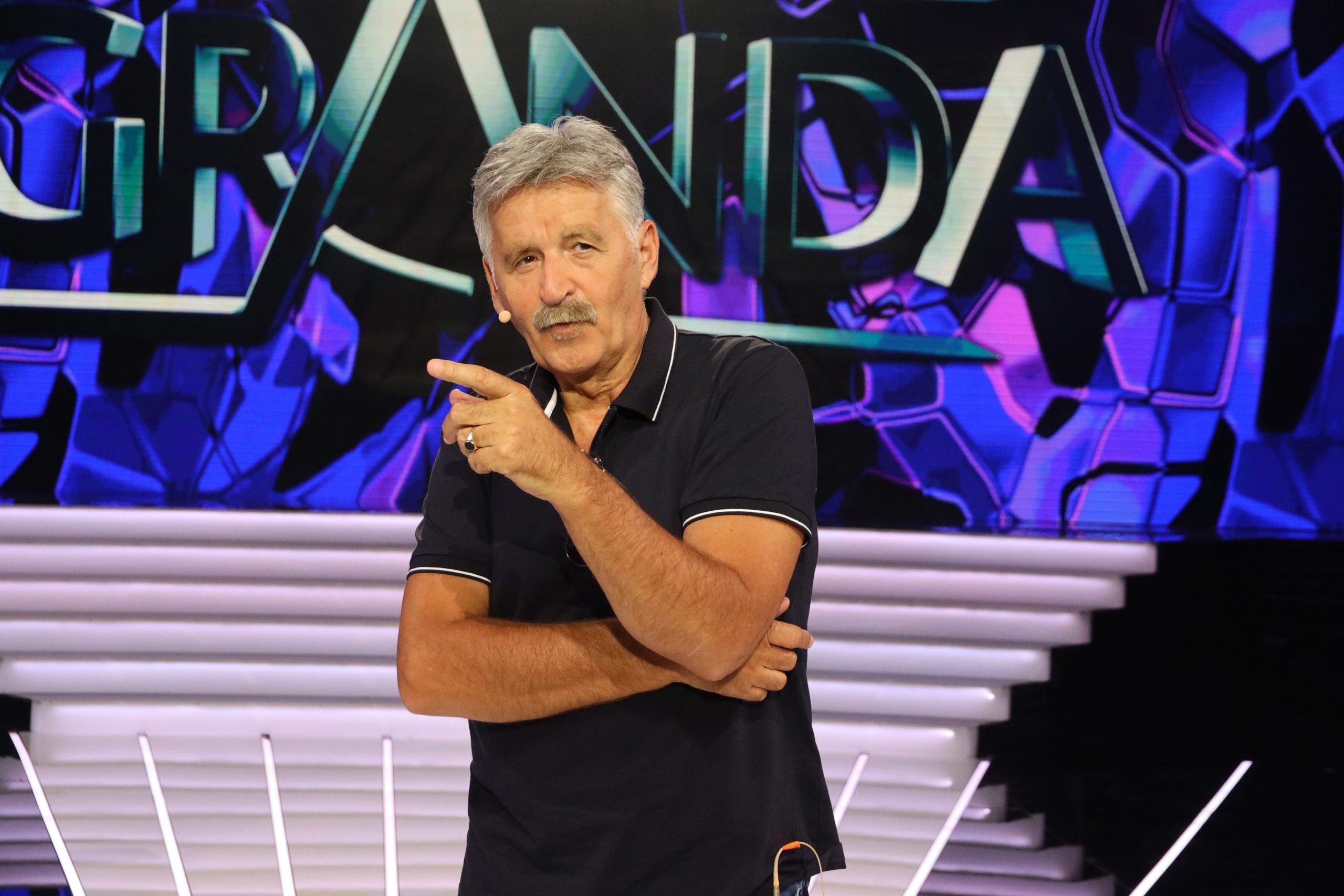 "Došla je napucana",Bosanac otkrio kako ga je Bekuta iznervirala na snimanju prve ploče: "Nisam hteo da to bude hit" 2 Bosanac otkrio kako ga je Bekuta iznervirala