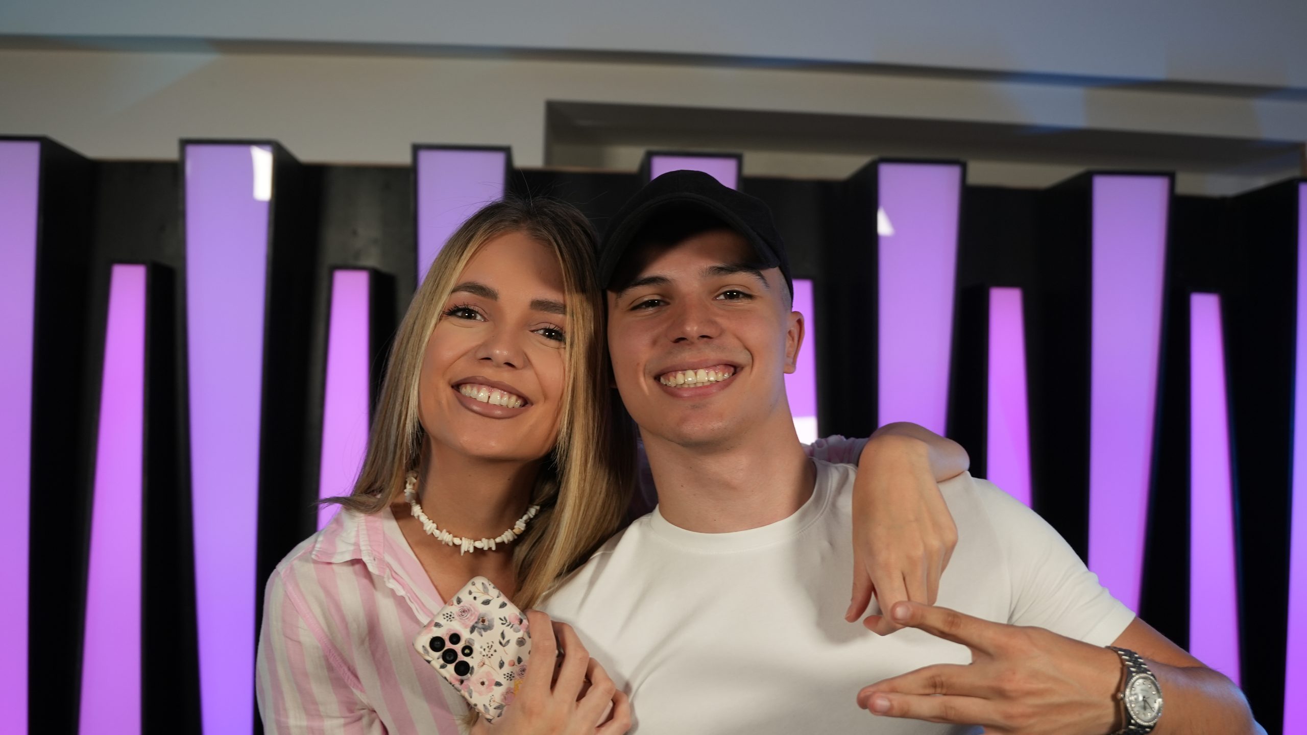Voyage otkrio kako izgleda idealna devojka: Evo koja osobina mu je najbitnija 2 Ova slika ima prazan alt atribut; ime njene datoteke je Radio-S-Vojaz-2.jpg