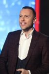 voditelj otkrio sa kojom pevacicom se ljubio bane mojicevic