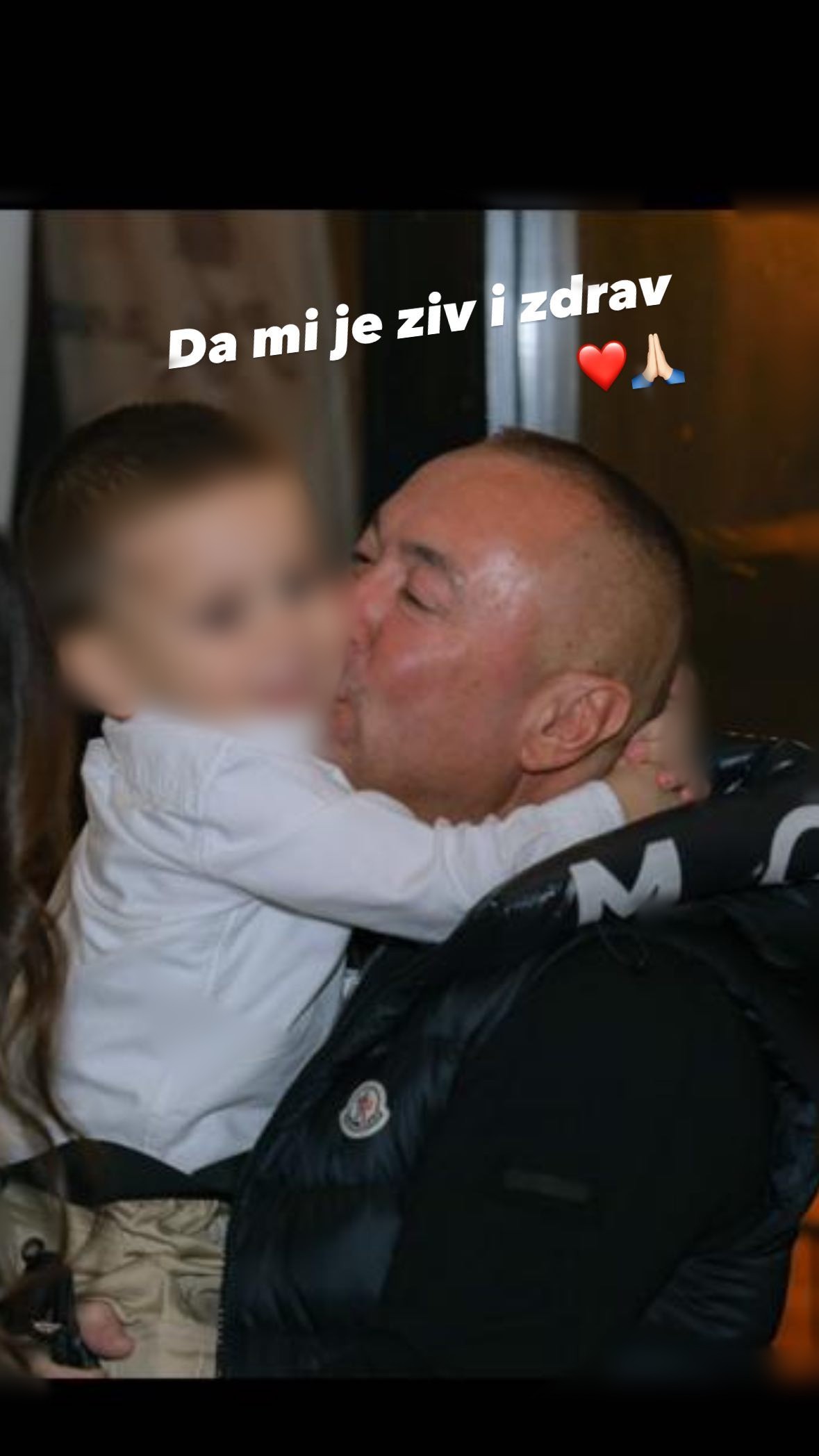 Slavlje u Đanijevom domu! Danas je poseban datum za Trajkoviće, pevač pun ponosa s razlogom (FOTO) 6 DJani sa unukom 1