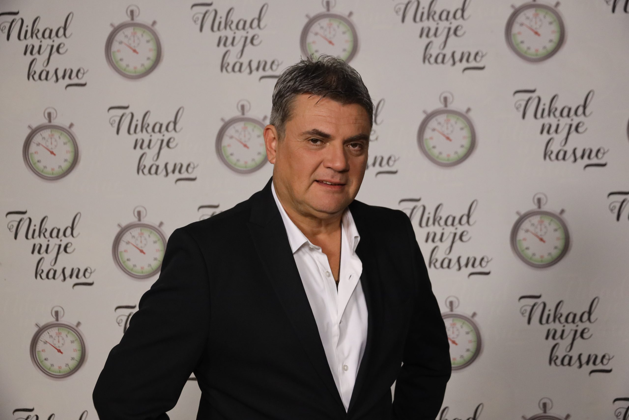 Goran Milivojević se prijavio sa neobičnim ciljem u ,,Nikad nije kasno": "Biće zanimljivo" (VIDEO) 5 Goran Milivojevic Cupo nakon nastupa u Nikad nije kasno odusevljeno izjavio ovo i zasmejao sve 1