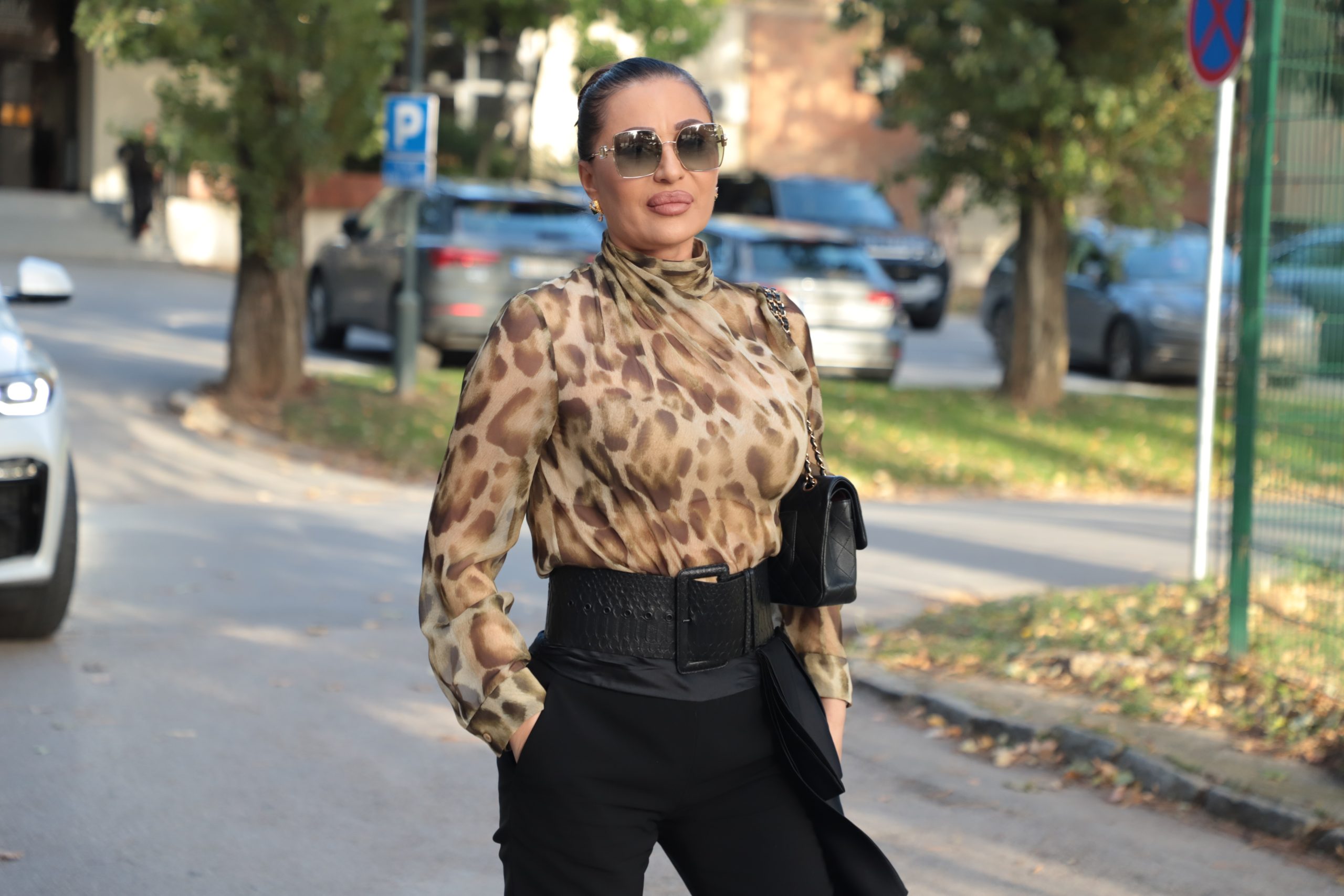 Nakon loma u Berlinu, Ceca stigla u Grand sa naočarima preko pola lica i zakopčana do grla: "Umorna sam" (VIDEO) 6 IMG 0957