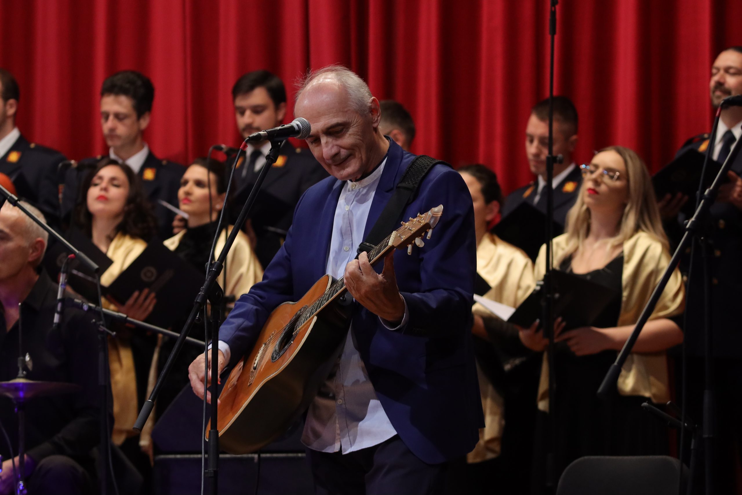 Legende ostvarile svoj san! Koncert u prestižnoj dvorani prevazišao očekivanja članova grupe: "Pevamo zato što volimo" (VIDEO) 8 Legende ostvarile san 1 2