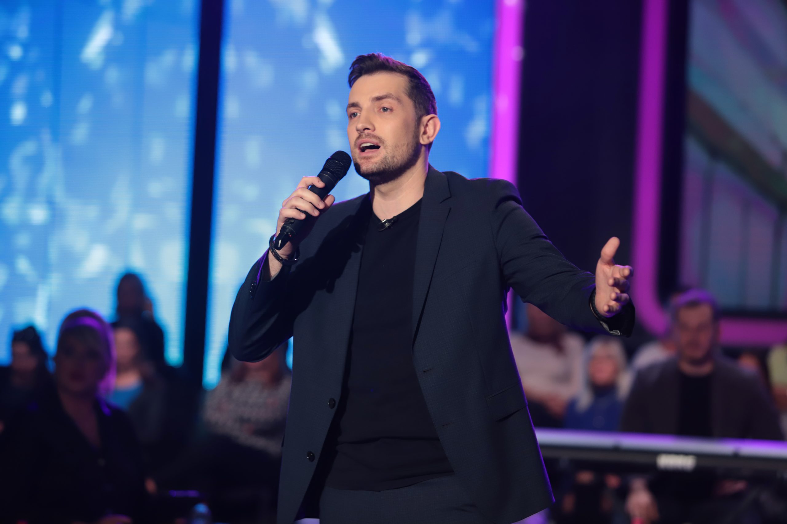 Preminula majka Mirze Selimovića, pevač se oprostio potresnim rečima: "Odmori se, najdraža moja" FOTO 6 MIRZA SELIMOVIC ZGS SNIMANJE 01112023 FOTO FILIP 20 ok