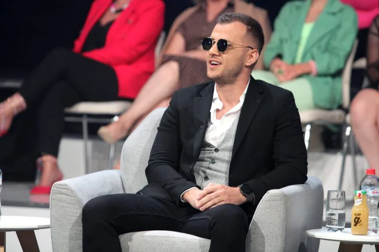 Semir Dzankovic pije kafu
