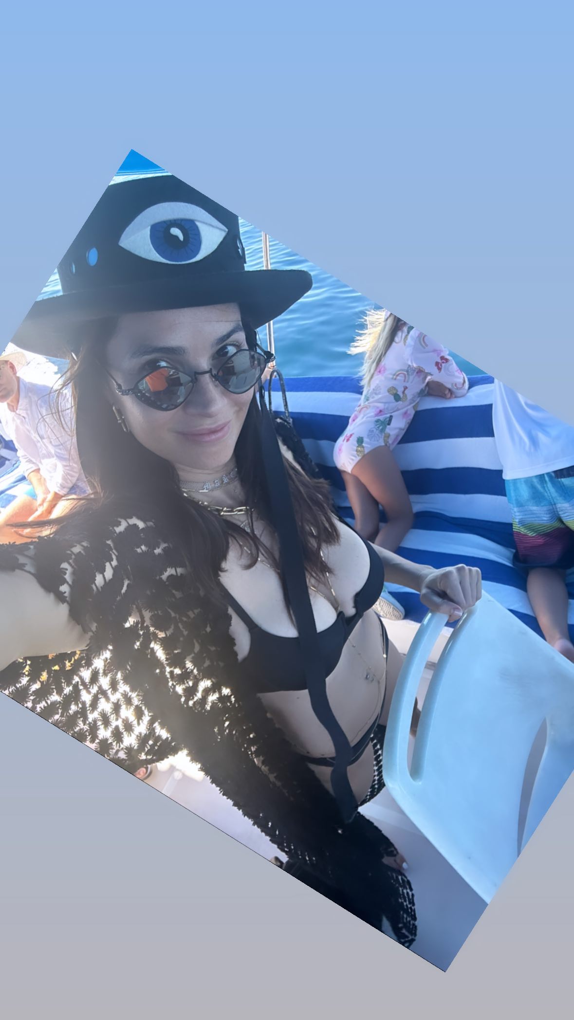 Glumica grmi u sred zime! Marija Karan se skinula u bikini, pokazala da joj godine ne mogu ništa (FOTO) 6 Snapinsta.app 404934550 912398667166658 2294414971928969939 n 1179