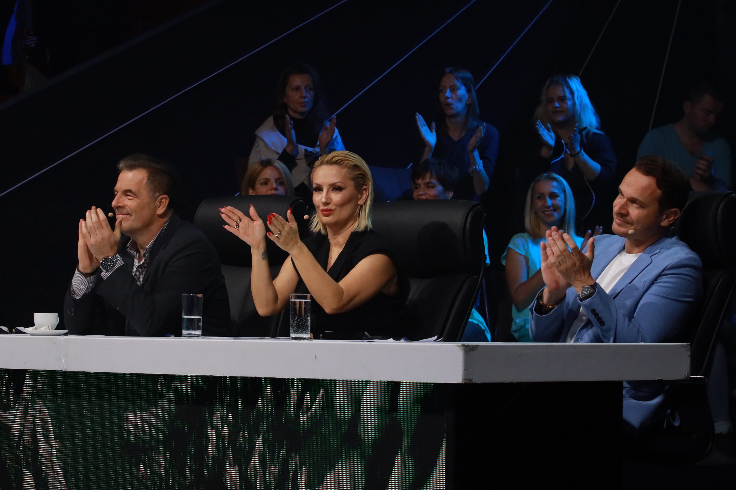 HRABROST I EMOCIJA Zbog posledica saobraćajne nesreće prestao da peva, a sada naježio ceo studio 7 Stiven Kadrijevic 1