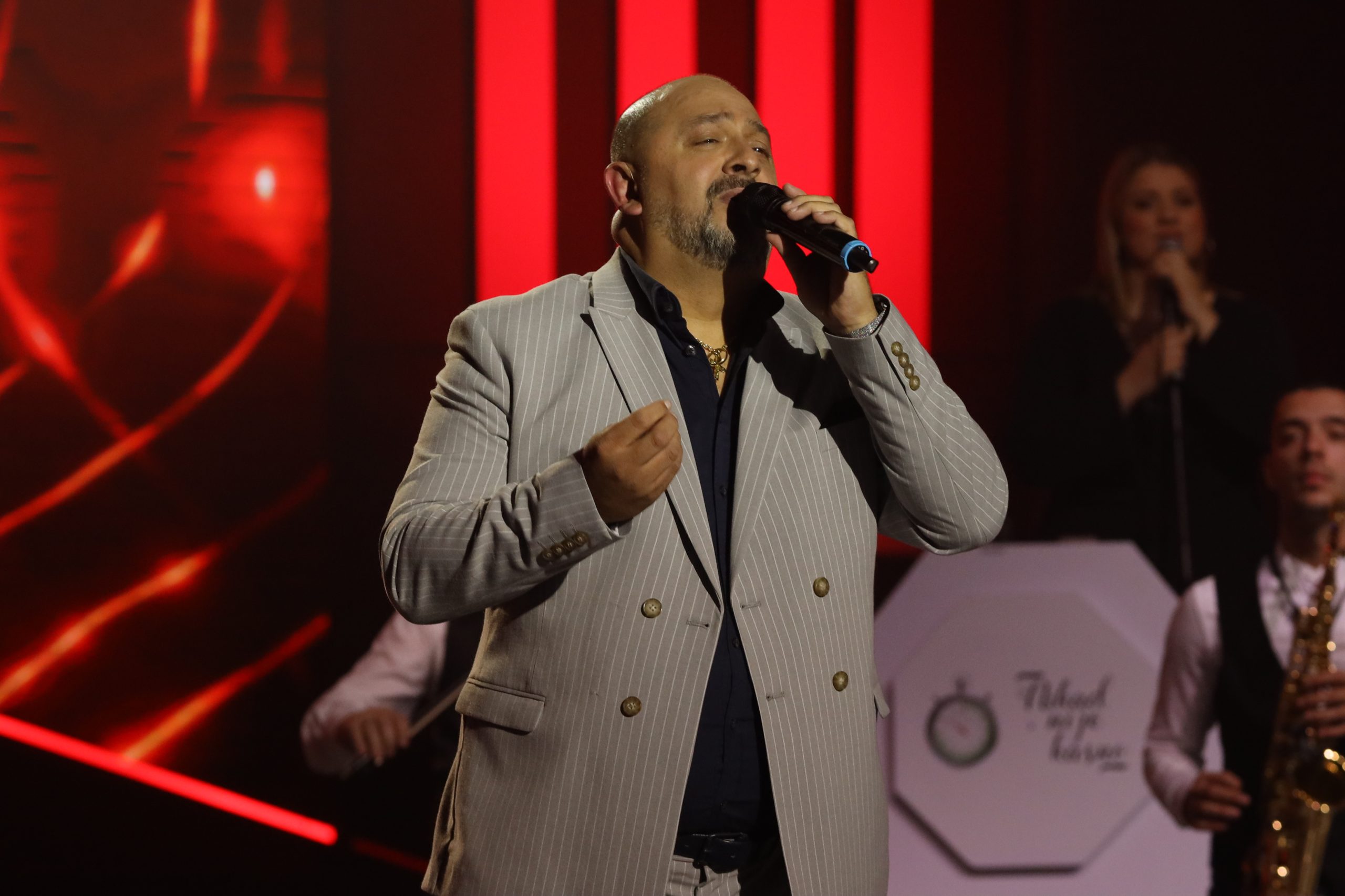HRABROST I EMOCIJA Zbog posledica saobraćajne nesreće prestao da peva, a sada naježio ceo studio 5 Stiven Kadrijevic 2 1