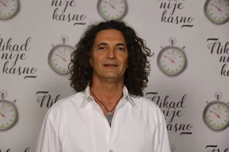 Oni večeras probijaju sve barijere: Upoznajte takmičare koji se bore u "Nikad nije kasno" 11 ZORAN PAUNOVIC 58 GOD. BEOGRAD 2 768x512 1