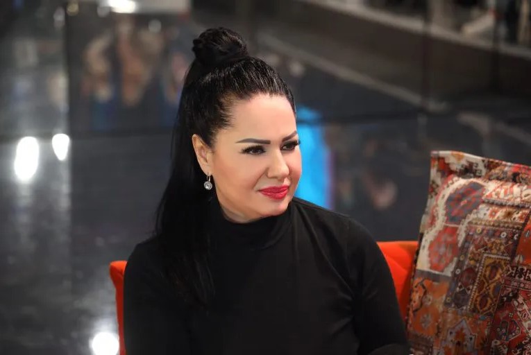 Oglasila se Zlata Petrović nakon spekulacija da je njen sin napravio dete u rijalitiju: "Reći ću vam moje mišljenje o njoj" VIDEO 5 Zlata petrovic kombinacija