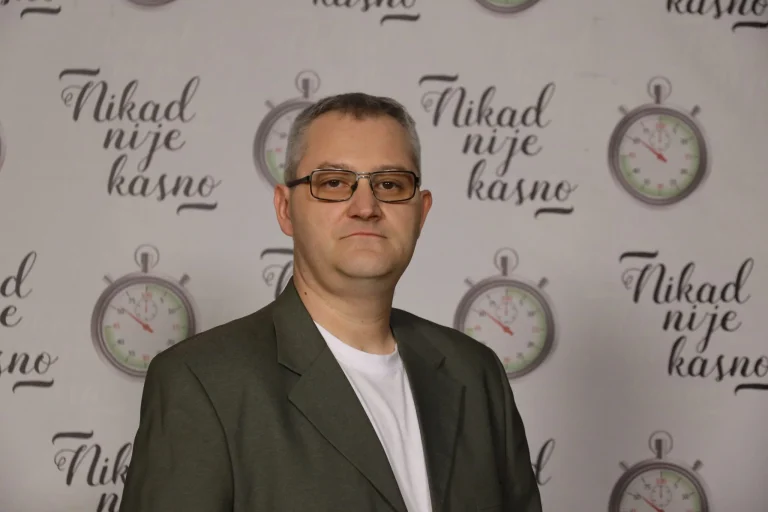 Oni večeras probijaju sve barijere: Upoznajte takmičare koji se bore u "Nikad nije kasno" 8 bojan 768x512 1