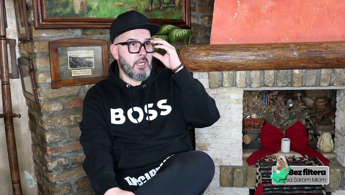 Dejan Milićević otkrio najveću Cecinu tajnu sa fotkanja za čuveni album: "Umočila je ruke u baru i zalizala kosu" 5 Dejan Milićević otkrio najveću Cecinu tajnu