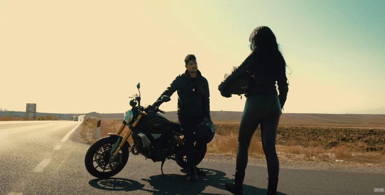 Bio i ostao zavodnik: Jasmin Alievski oduševio novom pesmom, devojke u transu (VIDEO) 8 jasmin alievski nova pesma 9