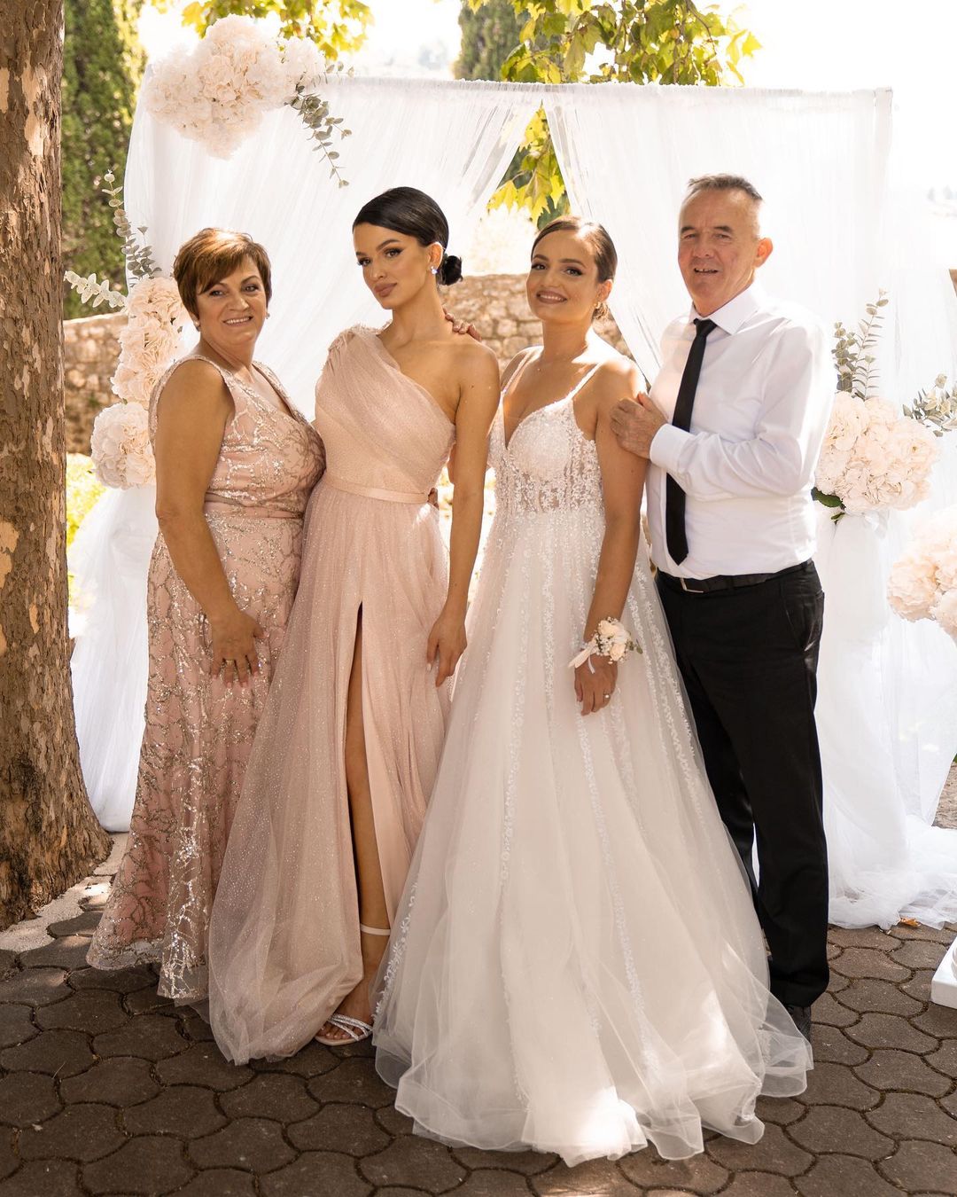 Martina Jozinović pokazala sestru Mariju: Svi kažu da neverovatno liče (FOTO) 8 marzina jozinovic pokazala sestru 2