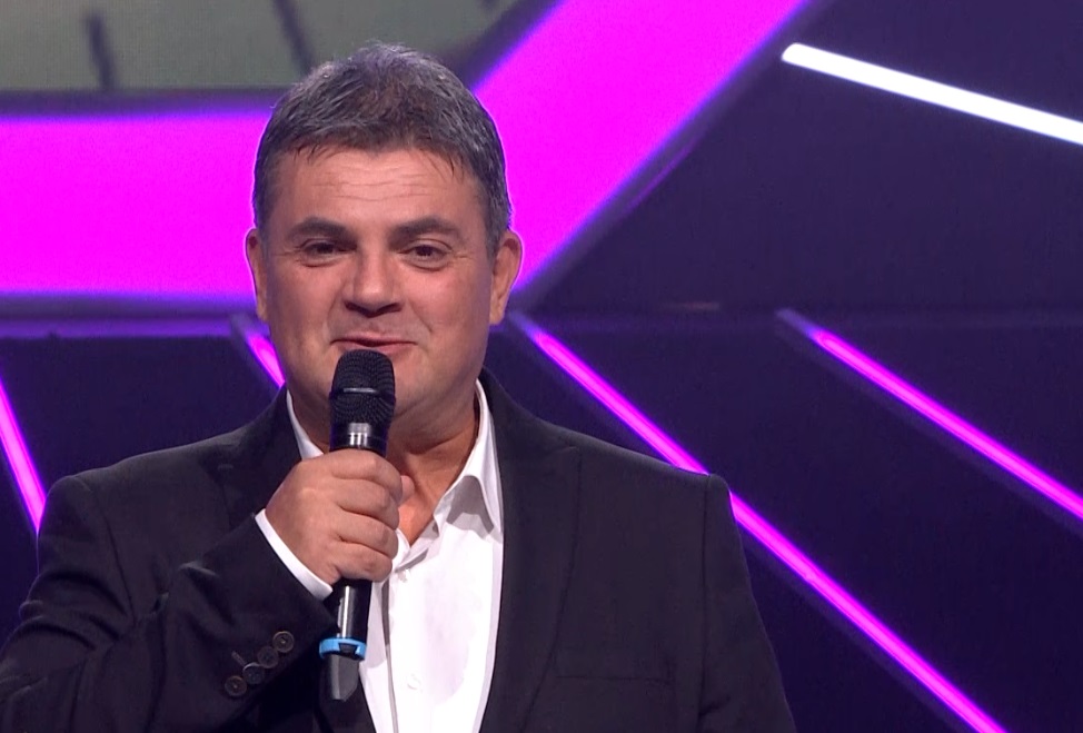 Potpuni lom u studiju! Milica Todorović zaigrala, frontmen Legendi u problemu, a Žika prima čestitke: "Počeli su i vanzemaljci da mi se javljaju" (VIDEO) 6 nikad nije kasno 3