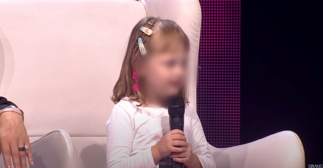 EMOTIVNO Devojčica posvetila pesmu ocu usred emisije, Žika ganut: "Verujem da je ponosan" (VIDEO) 7 nikad nije kasno