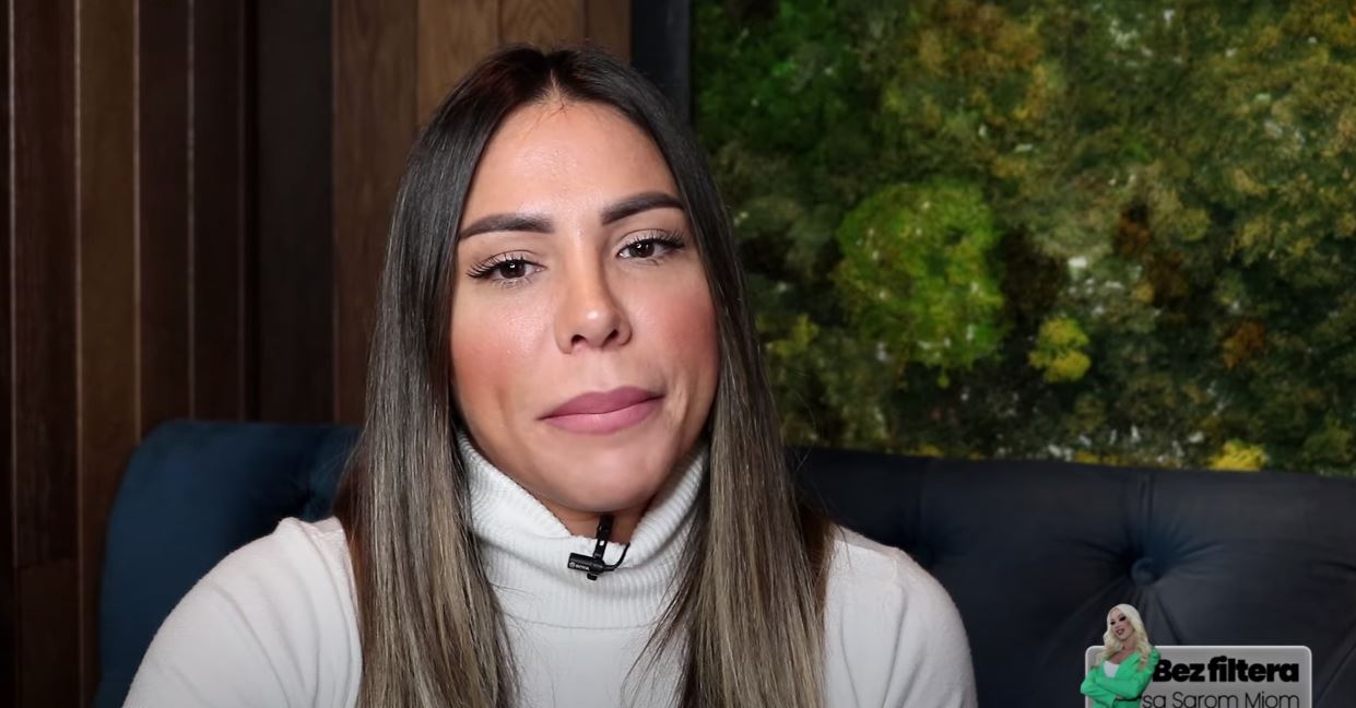 "Uhvatila se za glavu", Sandra Afrika otkrila kako je njena majka reagovala kada je saznala da će biti pevačica (VIDEO) 7 sandra afrika otkrila kako je majka reagovala kada je saznala da ce biti pevacica 3