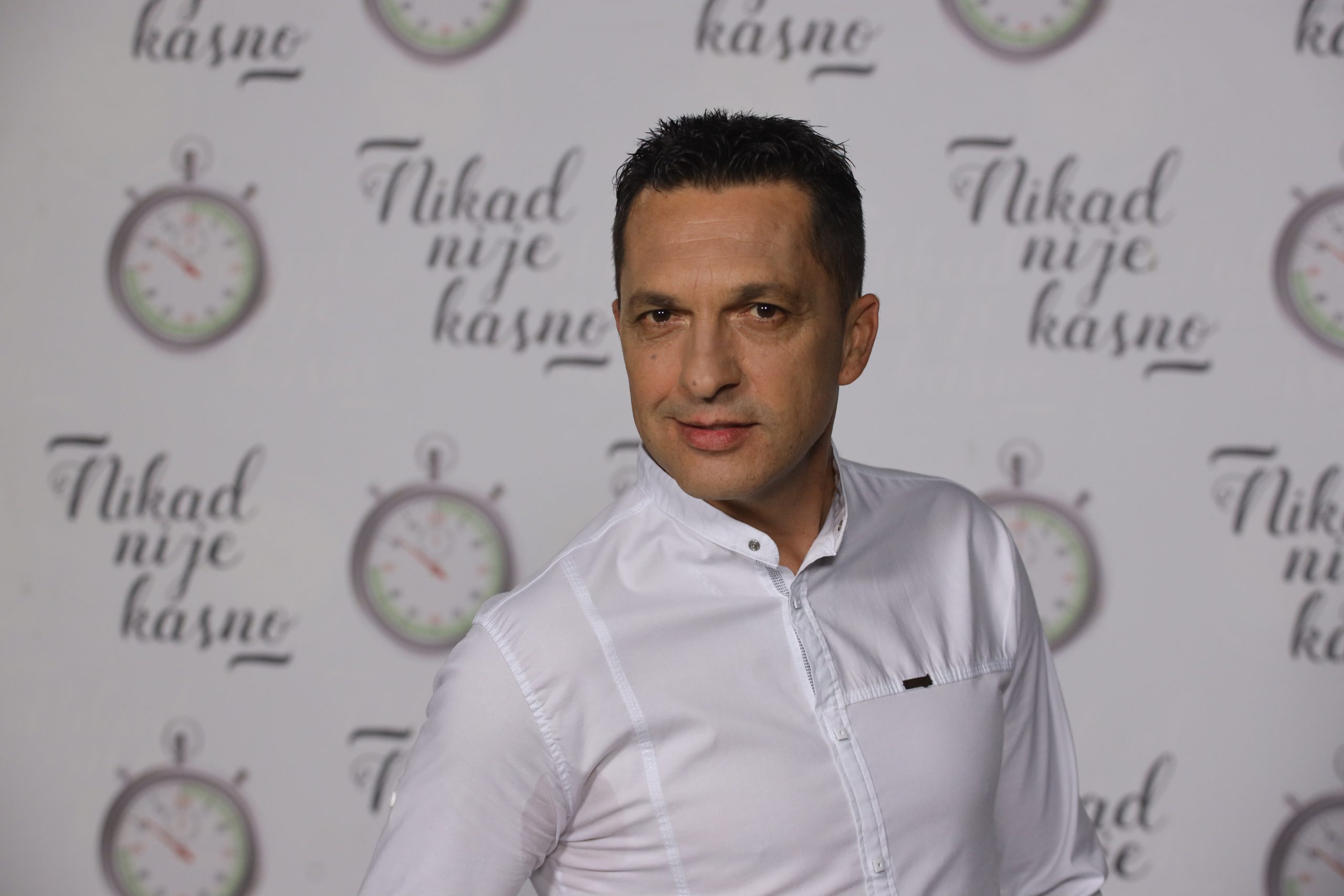 takmicar otvorio dusu i prznao silom prilika sam se ozeno sa 20 godina