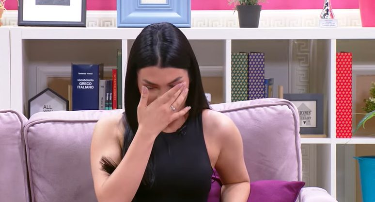 Zorana Mićanović se RASPLAKALA usred emisije: "Teško mi je, zbog toga sam se povukla sa scene" (VIDEO) 6 zorana micanovic place
