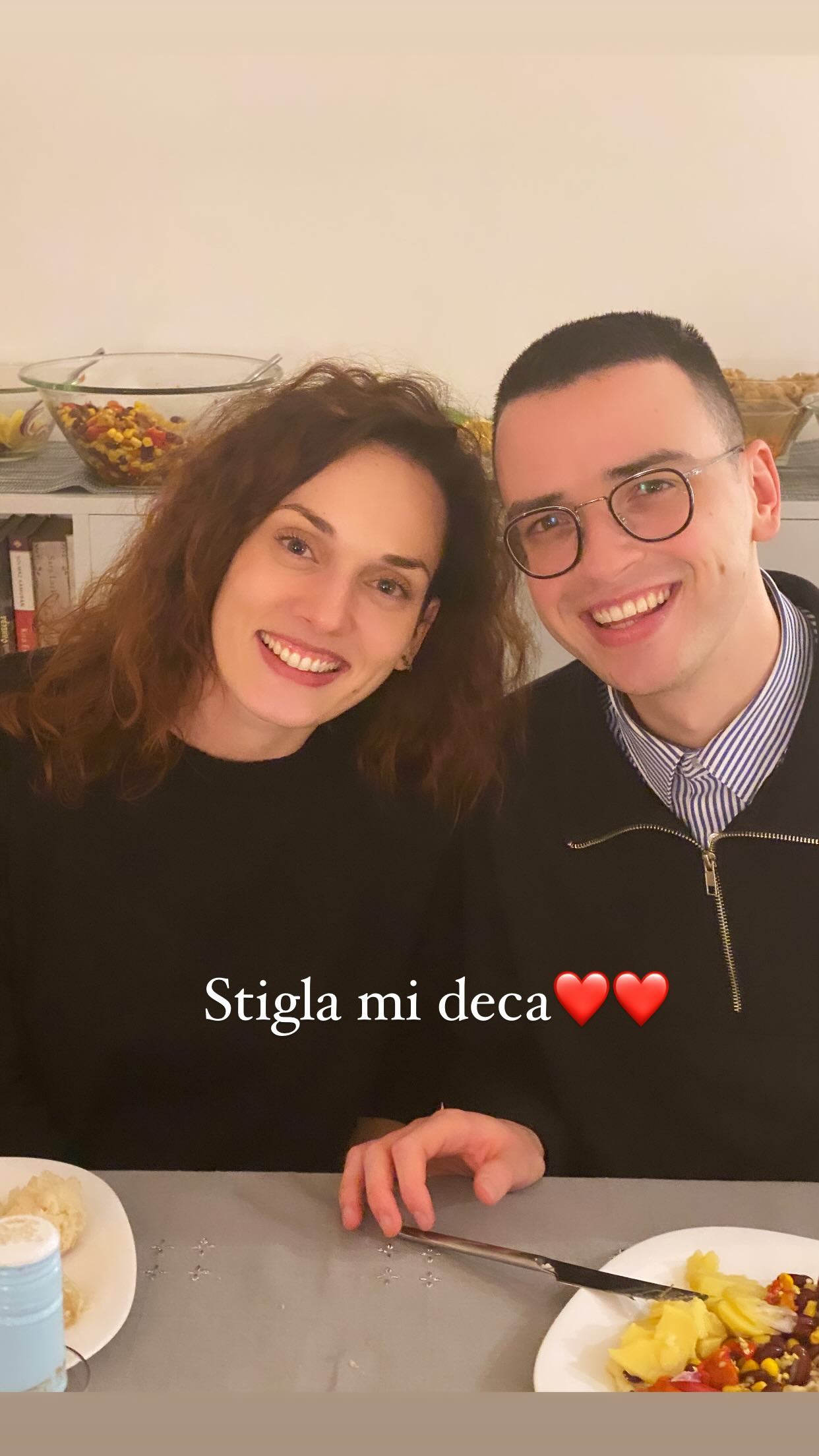 Dragana Katić slavi Svetog Nikolu, prava idila u domu voditeljke (FOTO) 6 Dragana Katic slavi 2