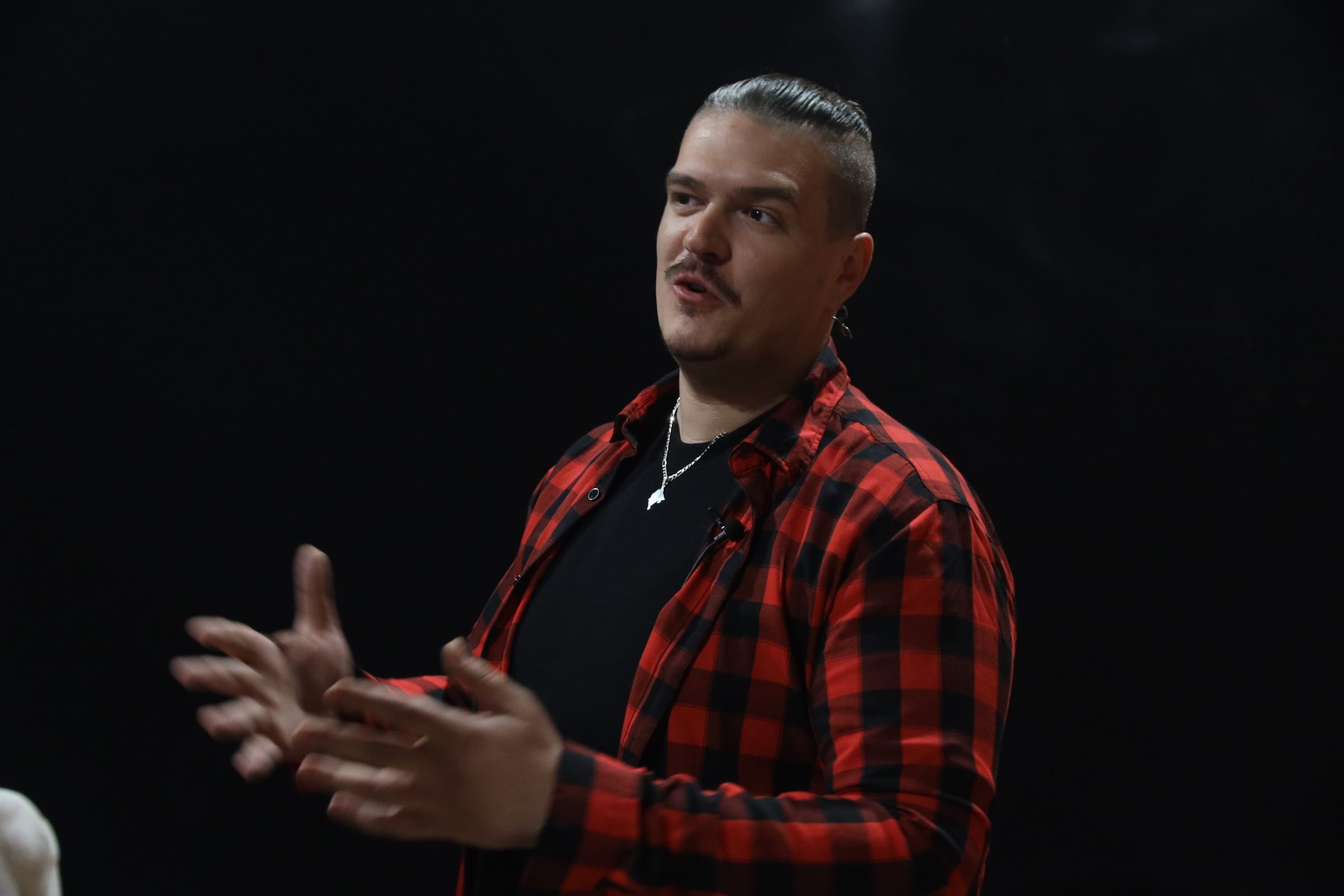 Isak Šabanović pobegao pred Novu godinu: "Verujem da je Deda Mraz dobar čovek" (VIDEO) 9 Isak Sabanovic o Deda Mrazu 2