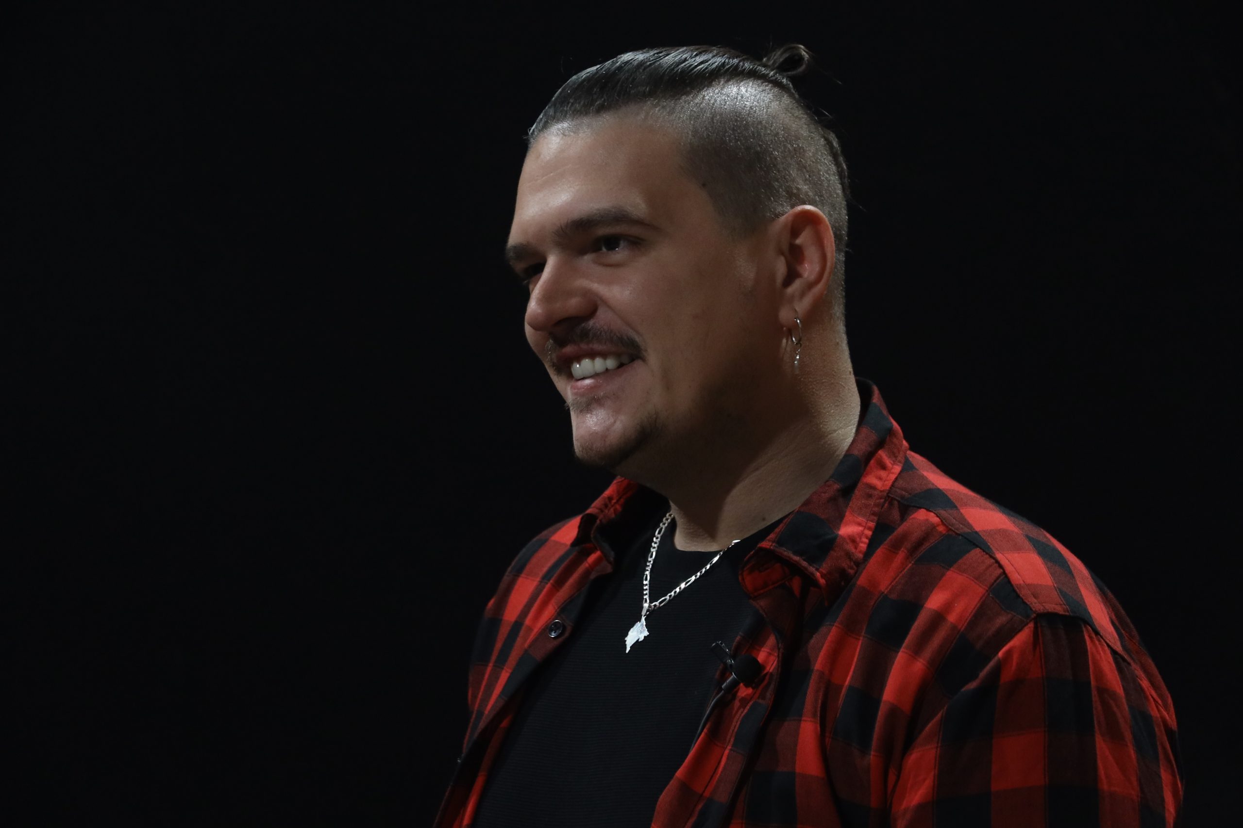 Isak Šabanović pobegao pred Novu godinu: "Verujem da je Deda Mraz dobar čovek" (VIDEO) 6 Isak Sabanovic o Deda Mrazu 3
