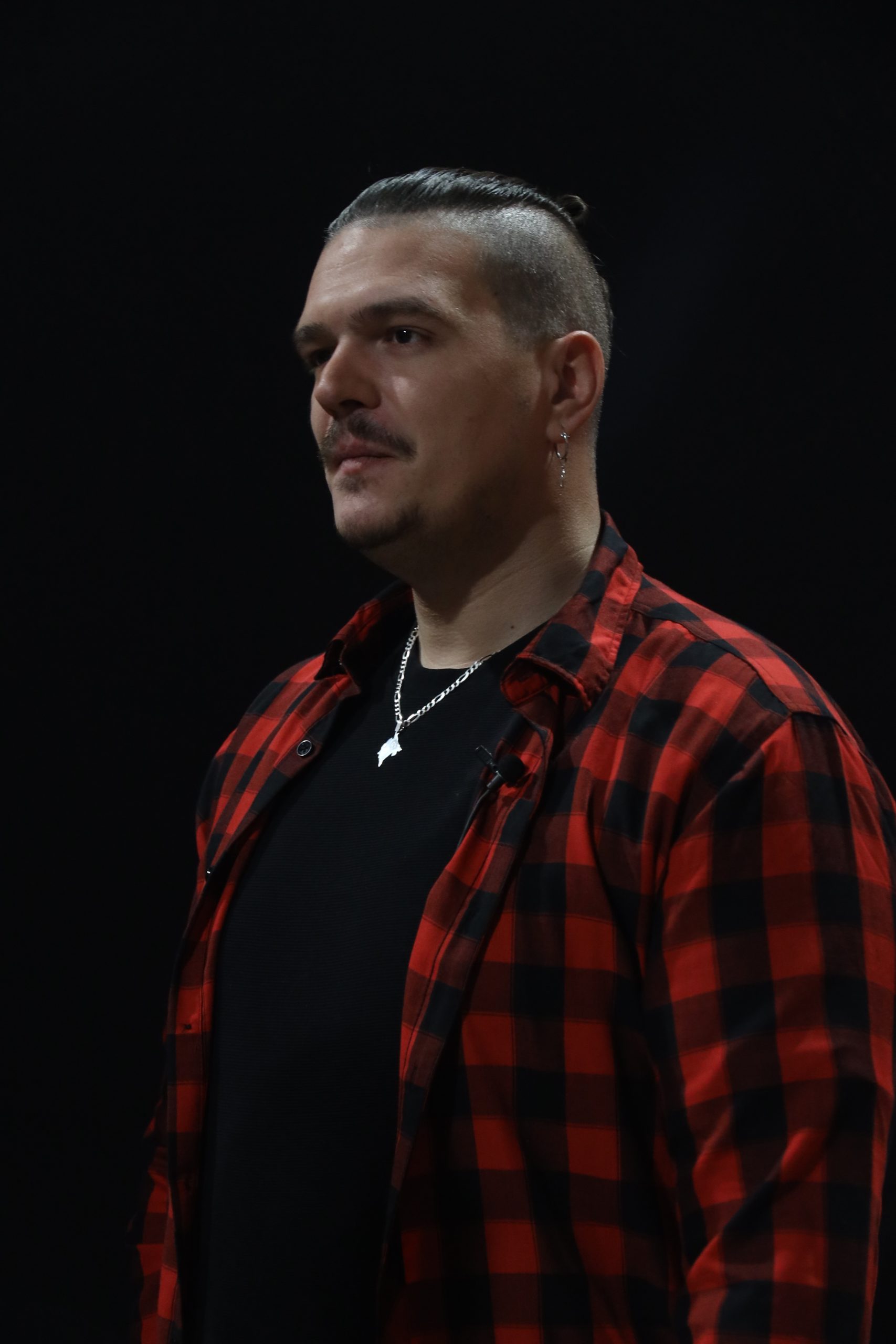 Isak Šabanović pobegao pred Novu godinu: "Verujem da je Deda Mraz dobar čovek" (VIDEO) 8 Isak Sabanovic o Deda Mrazu 4