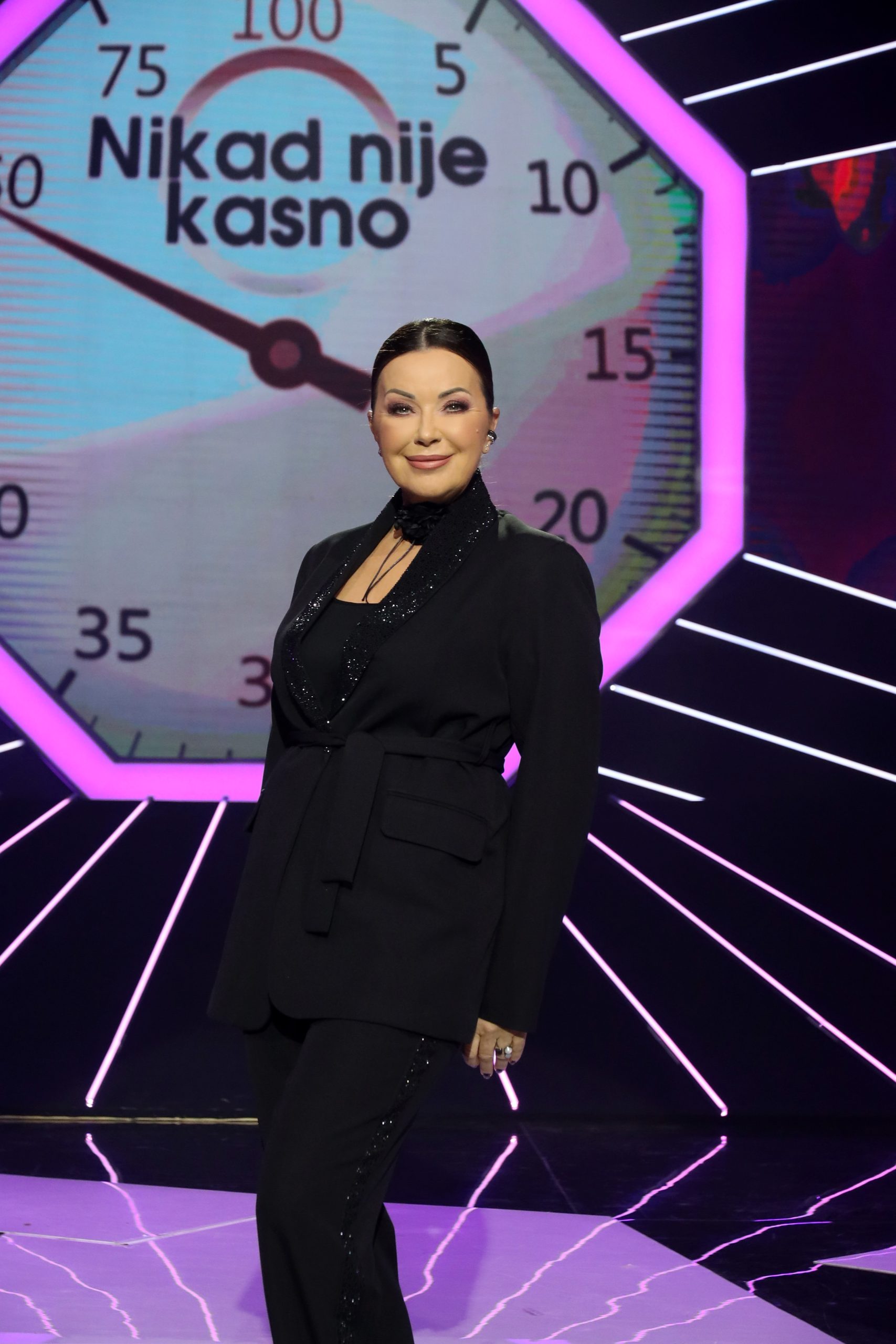 "Prvo pa muško" Takmičarkina majka debitovala na sceni, žiri oduševljen: "Mislim da Makedonci treba da budu van konkurencije" 8 Jovanka Jakimoski drugi krug 4