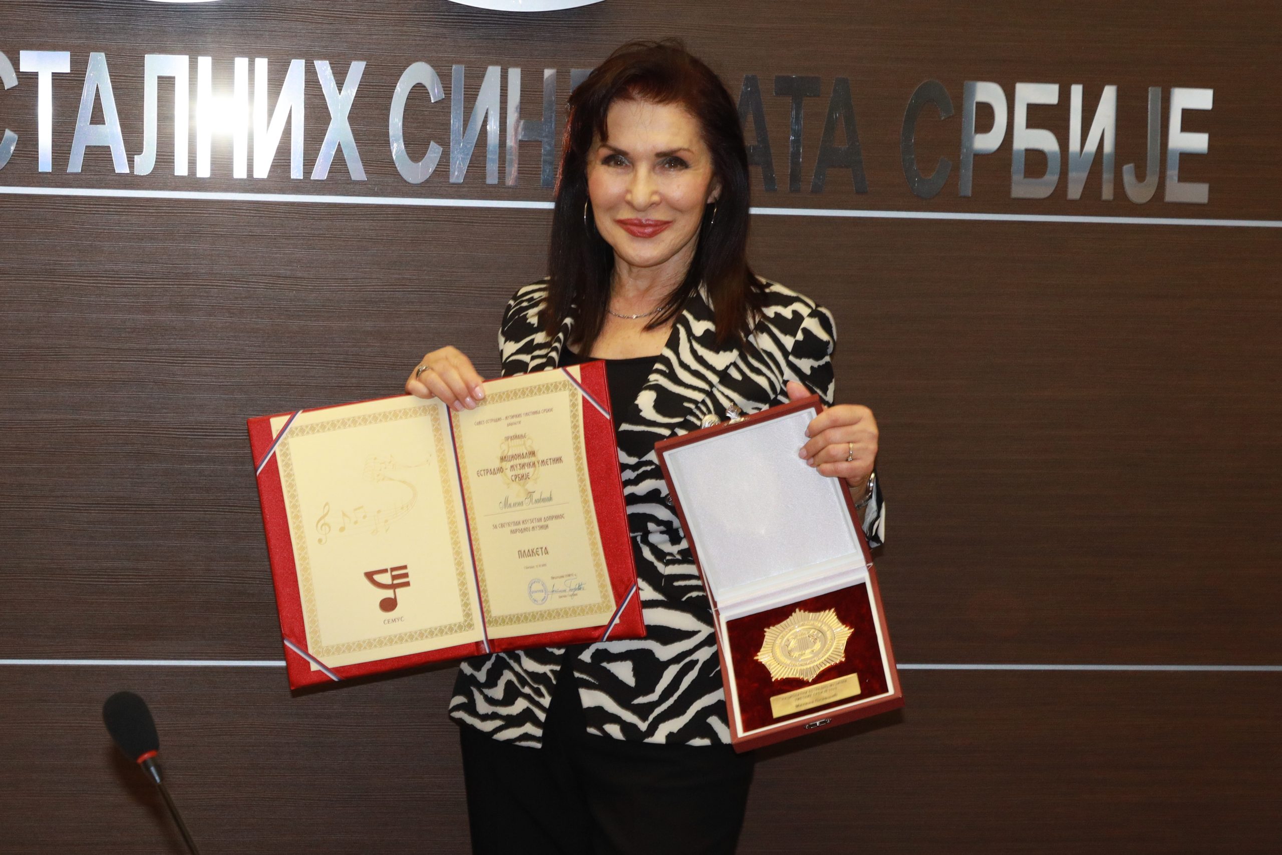 Pevala da zaradi za spomenike: "Bratu dajem godišnjicu, a bratancu pomen" 8 milena plavšić