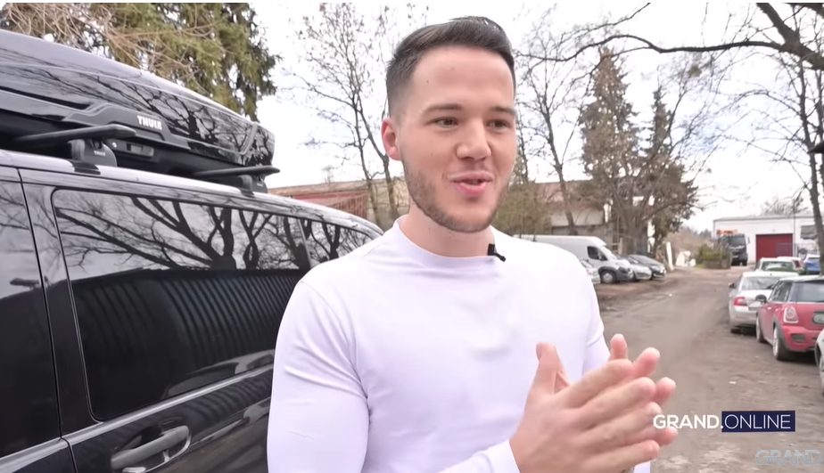 "Kupio sam ga pošteno i časno" Ibro Bublin častio sebe luksuznom mašinom, evo koga je prvo provozao: "Zaslužio je" 7 Screenshot 2023 12 13 165452