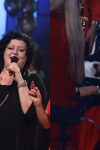 Bojana Barjaktarević pokidala na sceni, Žika leži među ženama i zapomaže: "Jaoj, milicija" (VIDEO) 2 Zika lezi medju zenama