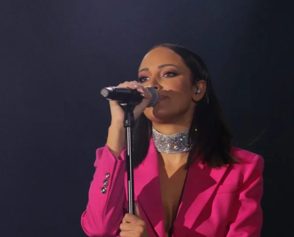Aleksandra Prijović otkrila kako proslavlja Božić pa iznenadila priznanjem o proširenju porodice: "Dece nikad dosta" 7 aleksandra prijovic prekinula koncert