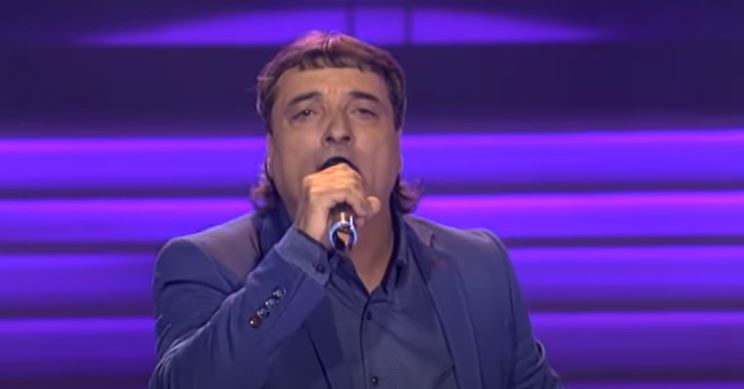 Krv nije voda: Brat Šikice Jovanović kida kako peva, a njihov nastup u "Nikad nije kasno" dugo će se prepričavati (VIDEO) 6 Brat Šikice Jovanović