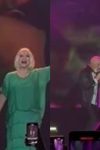 Vesna Zmijanac napravila lom na koncertu Dina Merlina u Zagrebu, publika vrištala kada je izašla na scenu (VIDEO) 4 ipiccy image 4 1