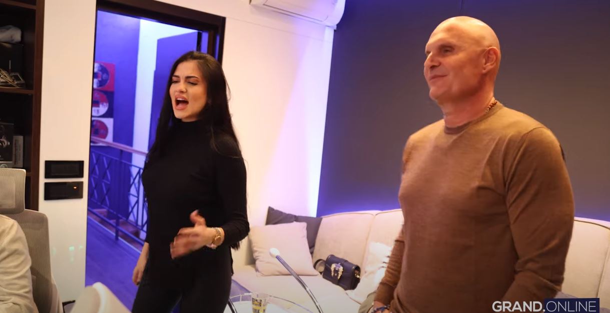 Mili zapevao na probi sa takmičarima, pa nasmejao sve do suza: "Ti ćelavi idi u Nikad nije kasno" (VIDEO) 8 proba sa milijemmm